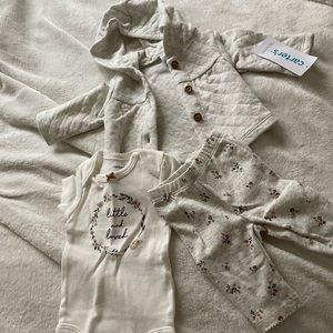 Baby Clothes Newborn-3 Months Great Condition!! Never Worn Items